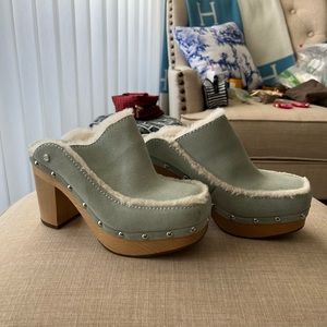 UGG Ubriana Grey Blue Suede Clog Size 6